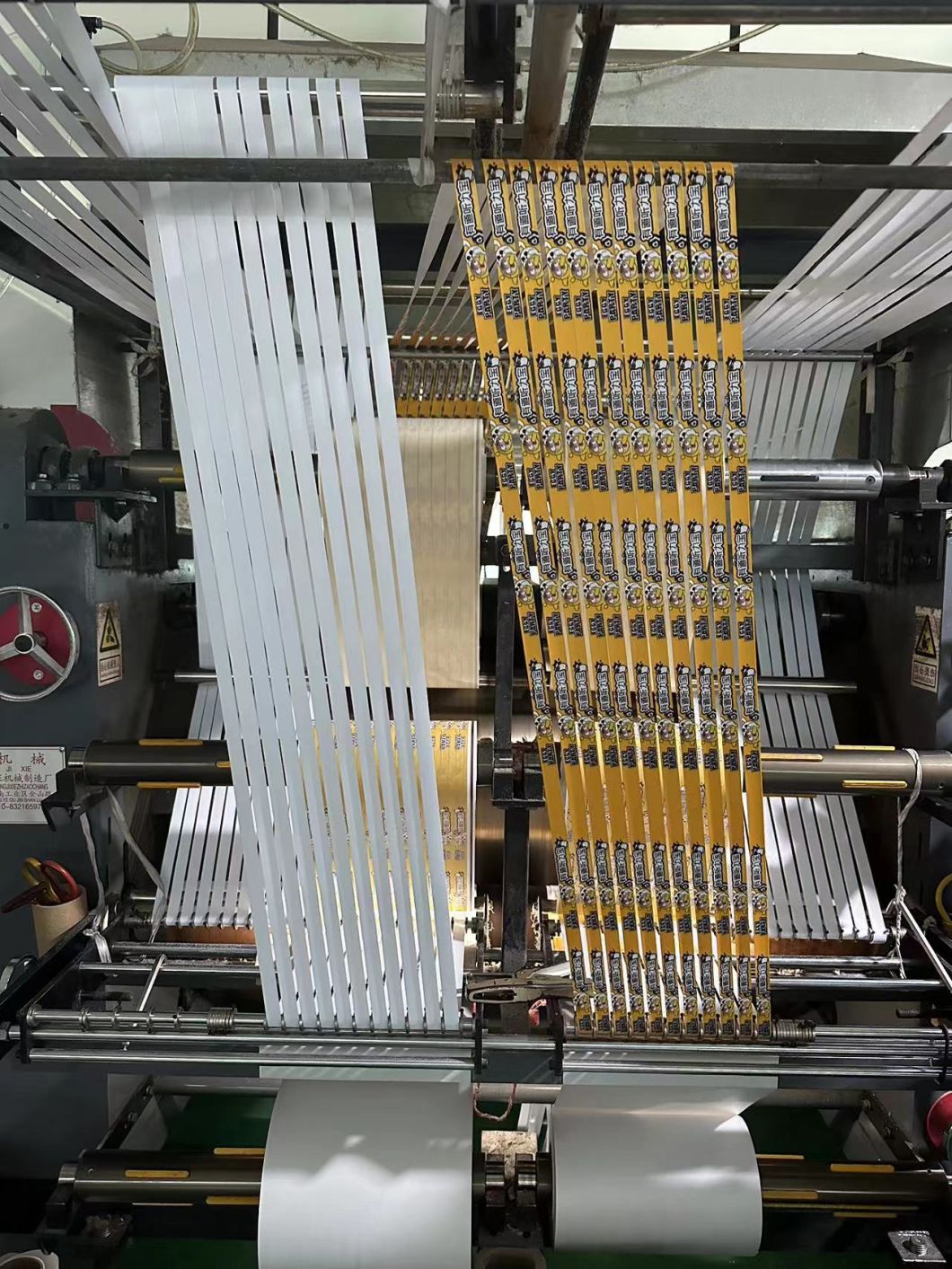 Customized Polyester Nylon Screen Printing and Transfer Printing for Electronic Cigarette Poles, Cigarette Sleeves, and Anti Loss Lanyard by The Manufactu